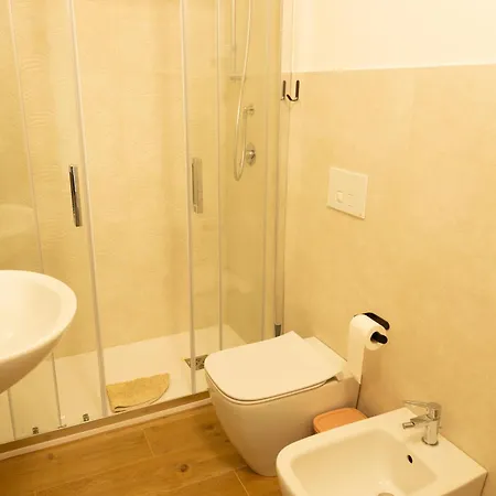 Airport Bedrooms Konukevi 3*