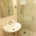 בית הארחה Airport Bedrooms